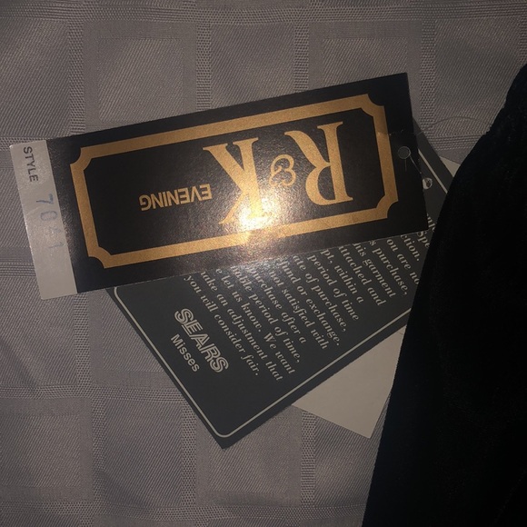 R&K Evening, velvet style skirt, slit in the back, Size: SM - Picture 2 of 3